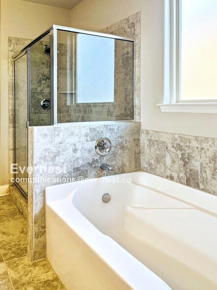 Building Photo - 2951 Stewart Campbell Pointe