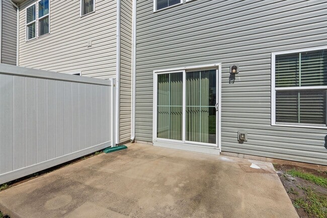 Building Photo - 4316 Summercrest Blvd