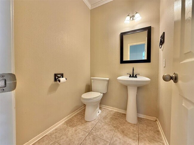 Building Photo - 25314 Oak Knot Dr