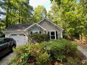Building Photo - Welcome to this stunning 3-bedroom, 2-bath...