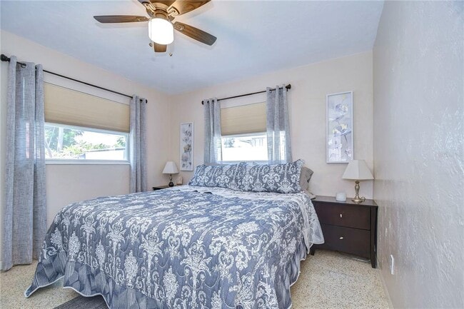 Building Photo - 5635 24th Ave N