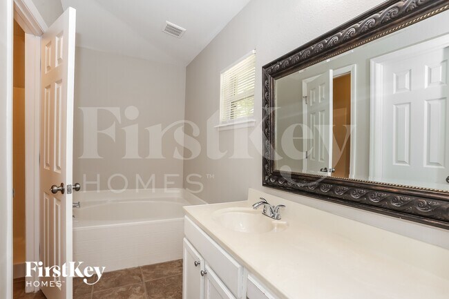 Building Photo - 8113 Misty Meadow Ct N