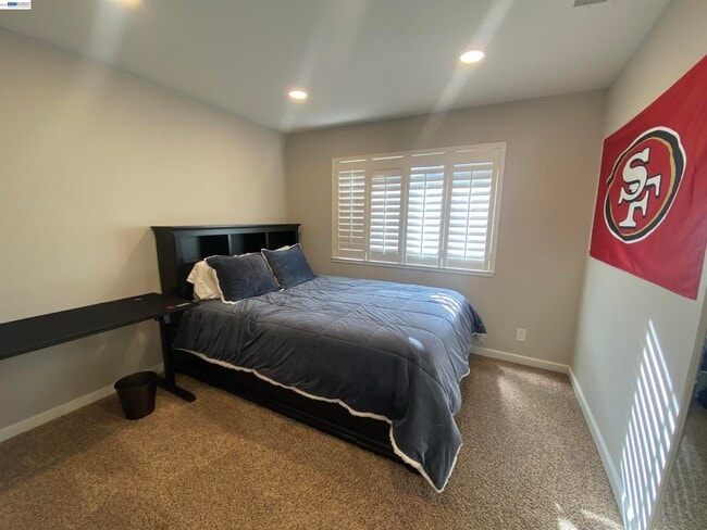 Building Photo - 3253 Pomace Ct