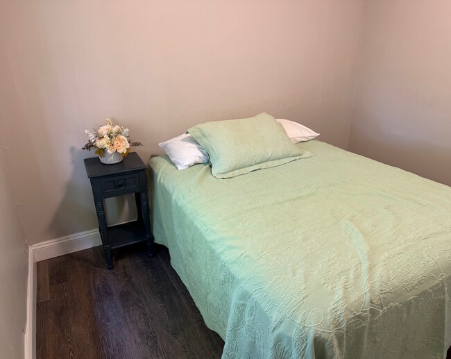 Building Photo - LAND CONTRACT (RENT-TO-OWN)