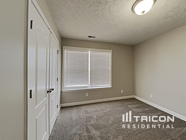 Building Photo - 1626 Beaconcrest Cir