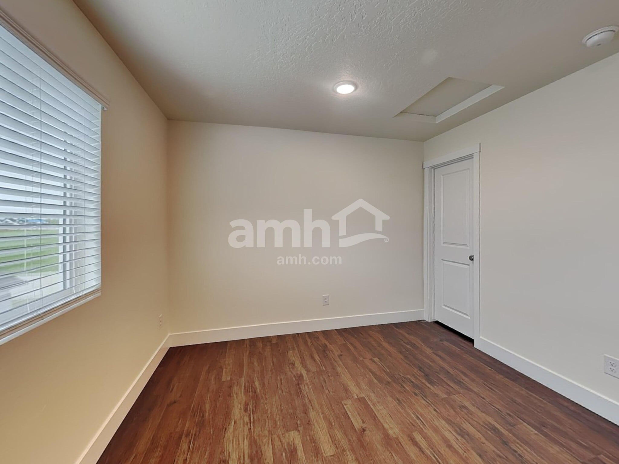 Building Photo - 3112 N Vigo Ave