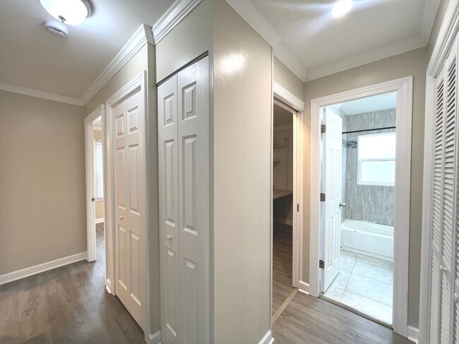 Building Photo - 206 Raupp Blvd