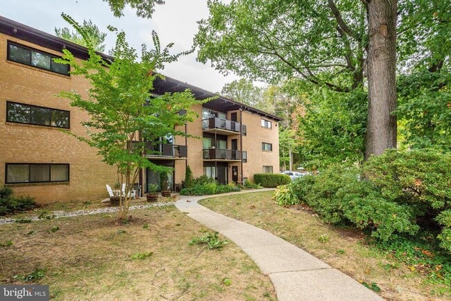 Building Photo - 7839 Enola St