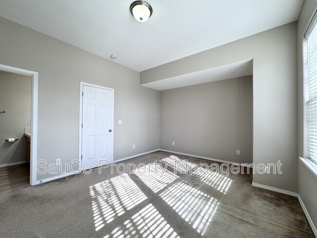 Building Photo - 3491 SE Pepperwood Way