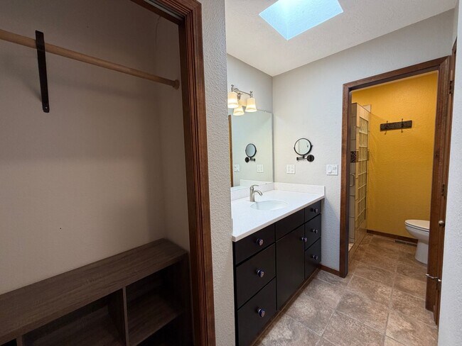 Building Photo - Beautiful Luxury 2 Bedroom Townhome Available in Corrales!