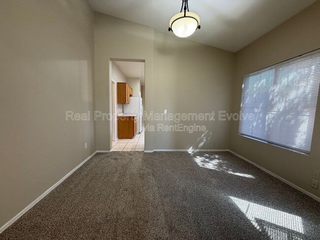 Building Photo - 40517 N Territory Trail