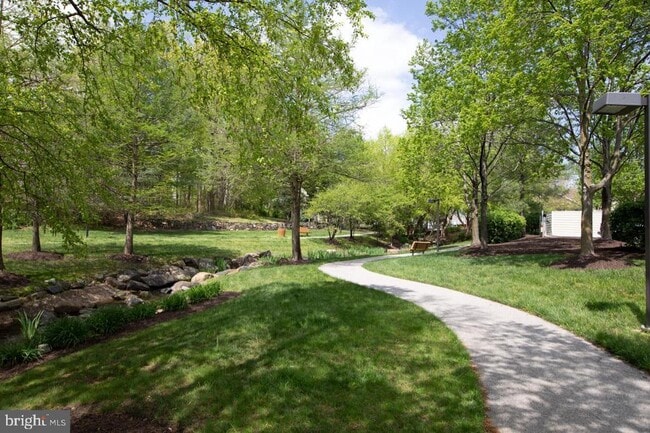 Building Photo - 2503 Amber Orchard Ct W