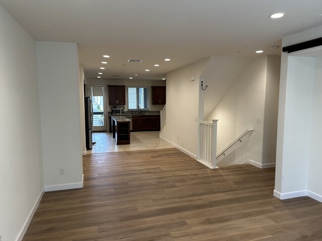 Building Photo - Stunning 3 Bed/3.5 Bath Townhome Walking Distance to BART