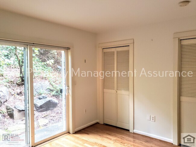 Building Photo - 10275 NW Alder Grove Ln