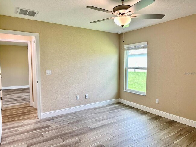 Building Photo - 13075 House Finch Rd