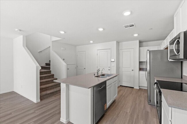 Building Photo - Contemporary 2025  3BD Home Featuring Open-Concept Living & Large Loft