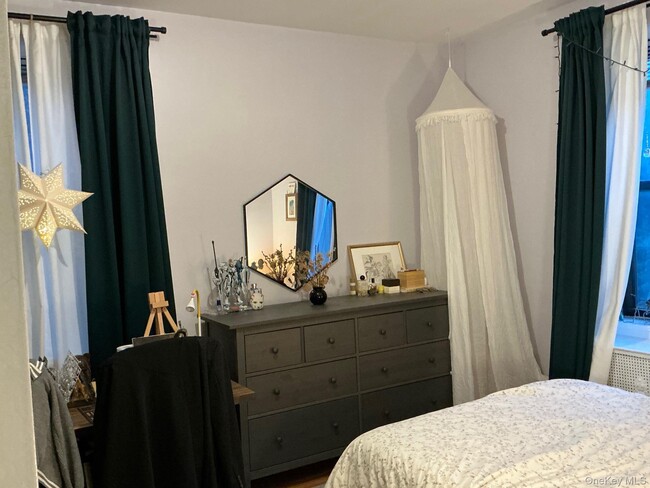 Building Photo - 77-20 Austin St