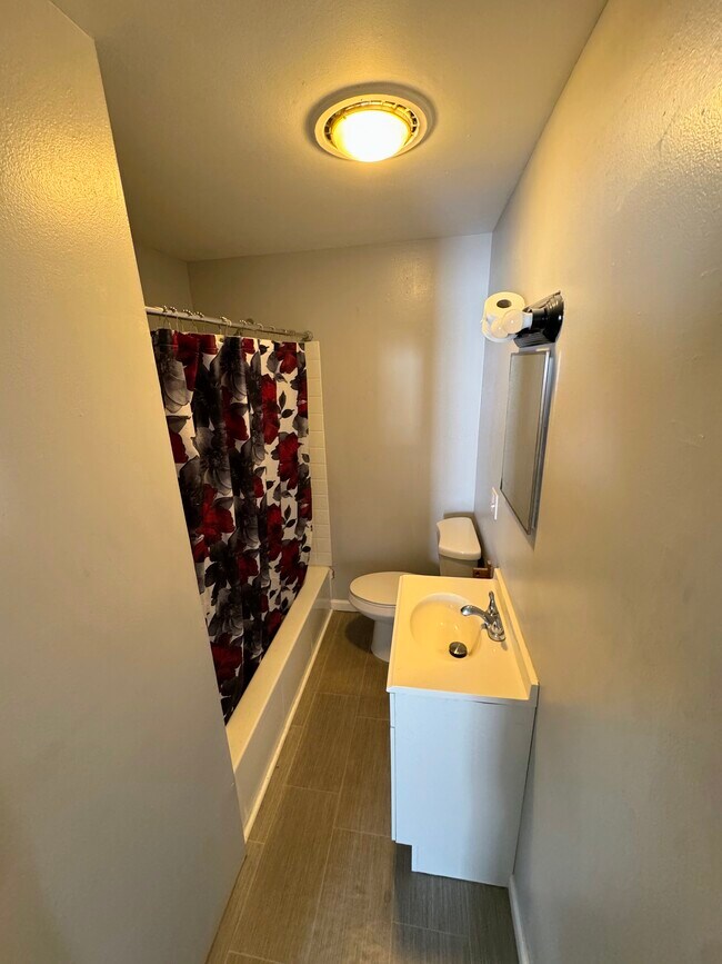 Building Photo - 15 Thorpe St