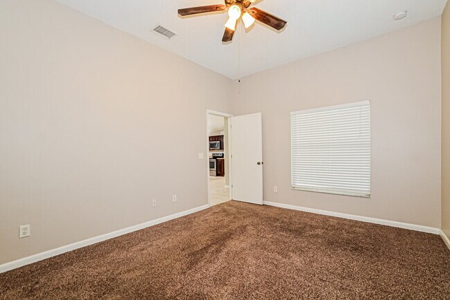 Building Photo - 1096 Manigan Ave