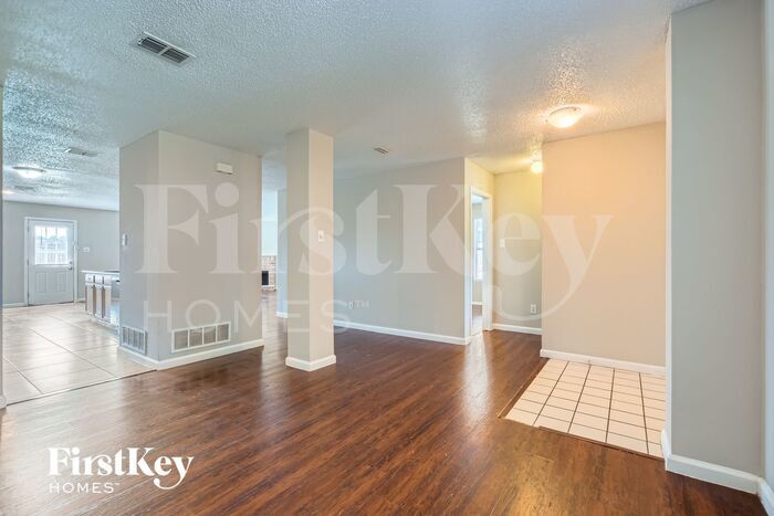 Building Photo - 1395 Stewart Dr