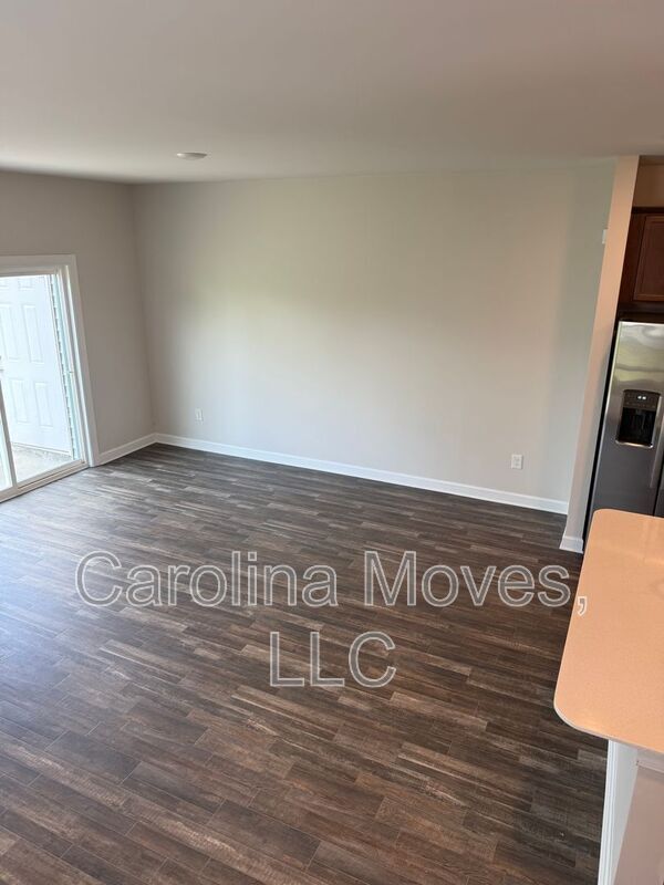 Building Photo - 206A Telford Dr.
