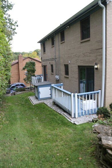 Building Photo - 41 Kyles Ln