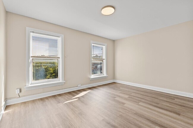 Building Photo - Spacious 4 Bedroom Single Family on Susquehanna St