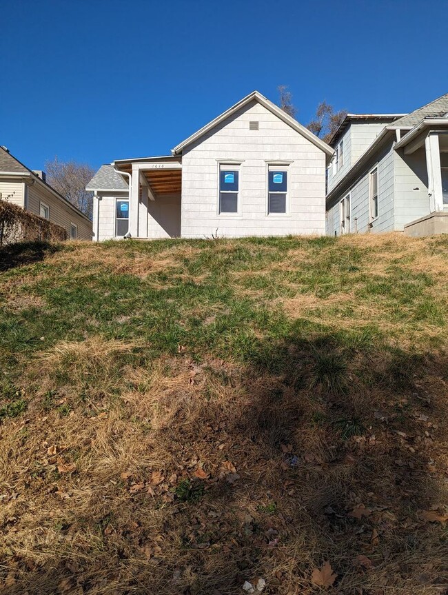 Primary Photo - 2 Bedroom House Available