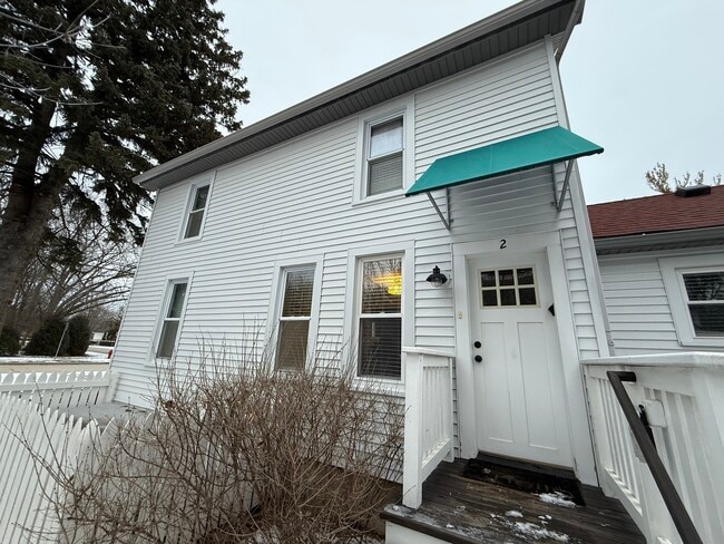 Building Photo - 816 Fargo Blvd