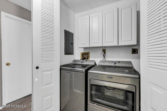 Building Photo - 2609 Lighthouse Ln