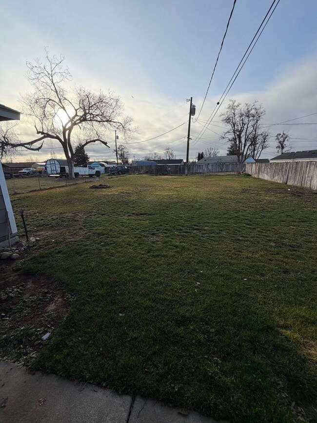 Building Photo - Duplex