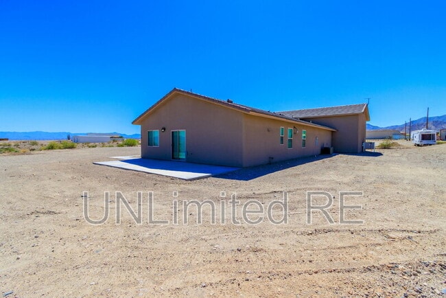 Building Photo - 7756 Sierra Vista Dr