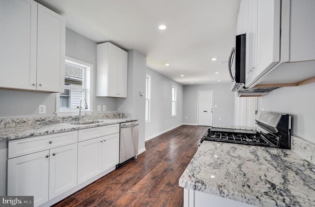 Building Photo - 3312 D St SE