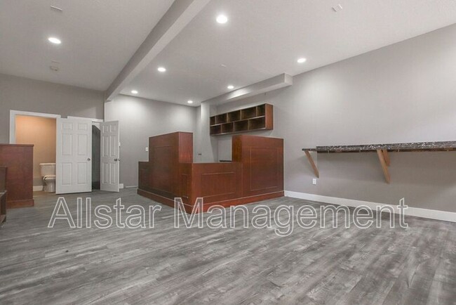 Building Photo - 3145 Scranton Rd