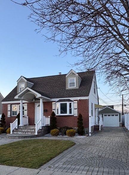 Building Photo - 741 Salem Rd