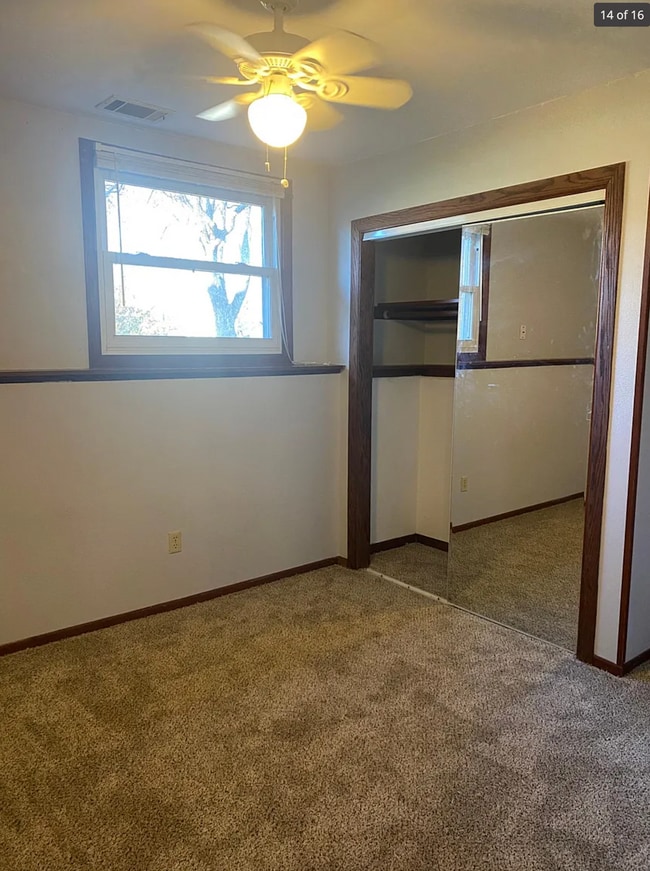 Building Photo - 237 Willow Dr