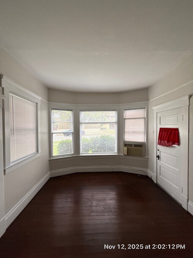 Building Photo - Upland 50-681