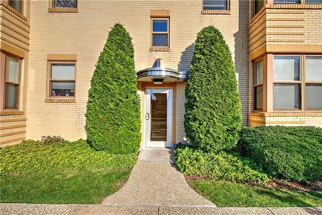 Building Photo - 1180 Narragansett Blvd