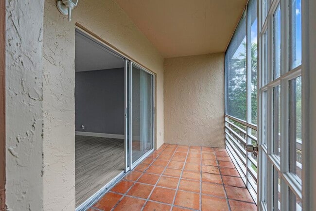 Building Photo - 120 Sparrow Dr