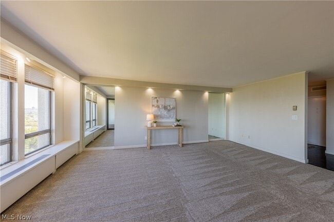 Building Photo - 1 Lakeshore Blvd