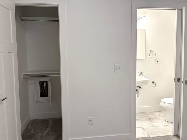 Building Photo - 3883 Komenda Ct