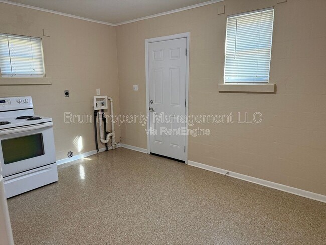 Building Photo - 5200 John Hall Rd