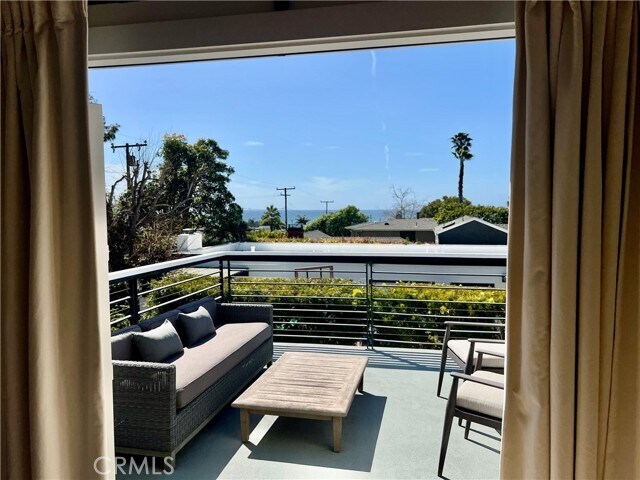 Building Photo - 521 Seaview St