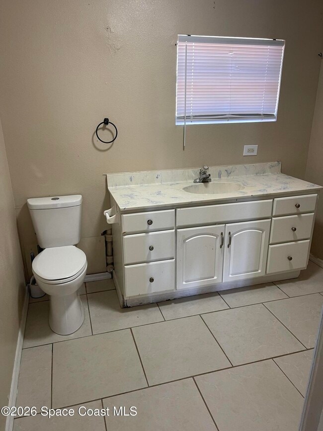 Building Photo - 1448 Virginia Dr