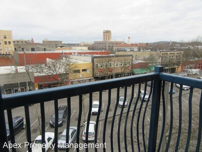 Building Photo - 1 br, 1 bath Apartment - 1304 RAILROAD AVENUE