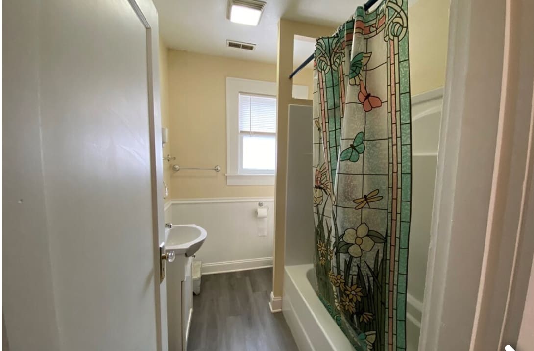 Building Photo - 317 E 20th St