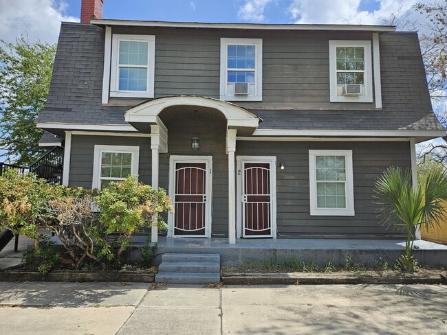 Primary Photo - 818 Ogden St