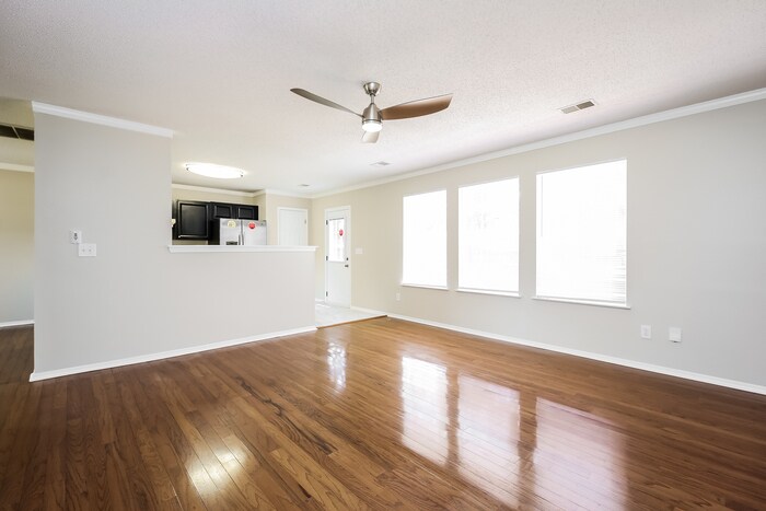 Building Photo - 121 Hatters Ct