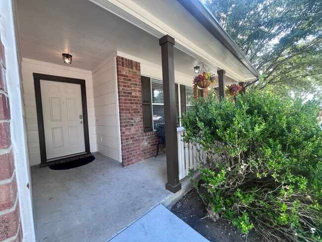 Building Photo - Move-In Ready 4-Bedroom Home Near Tesla, Airport & Downtown Austin