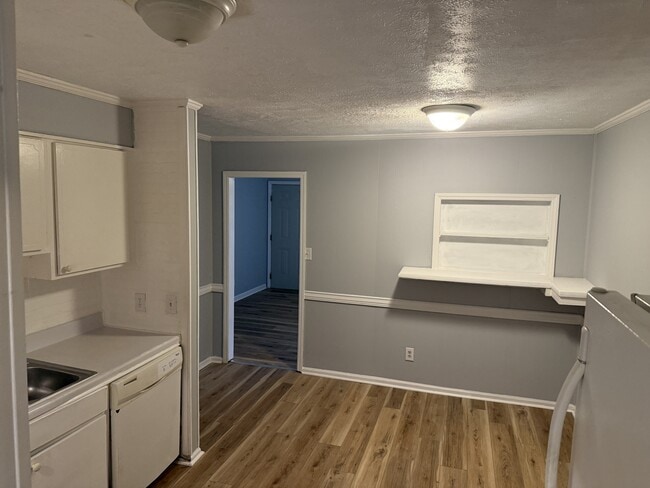 Building Photo - 1000 62nd Ave N